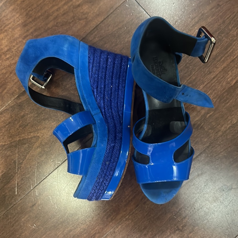 Sandals - Picture 3 of 4